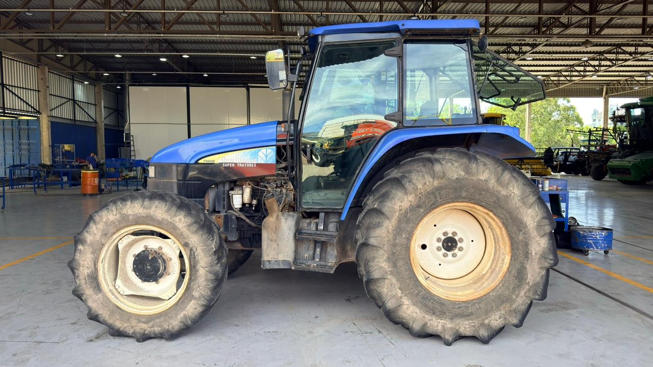Trator agrícola New Holland TS6020 2013