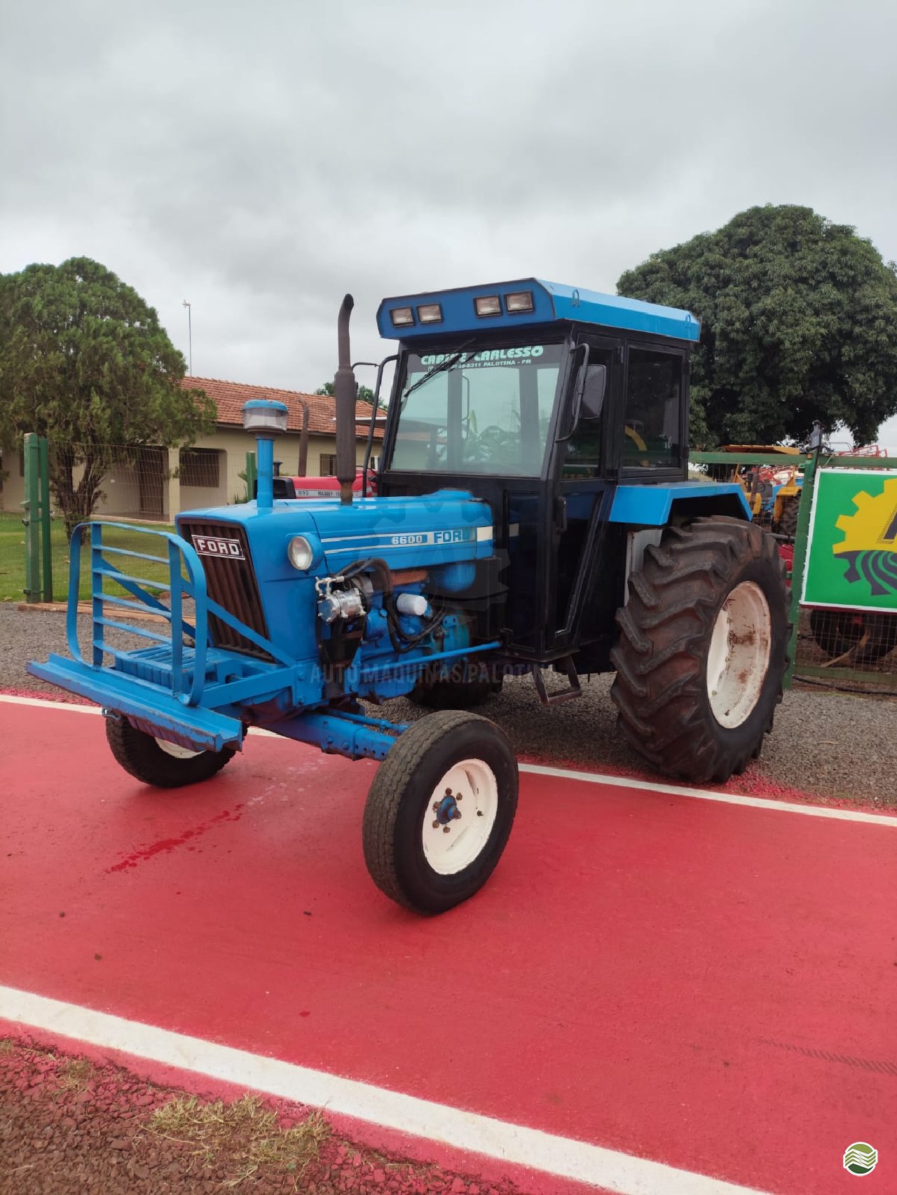 Trator agrícola Ford 6600 1977