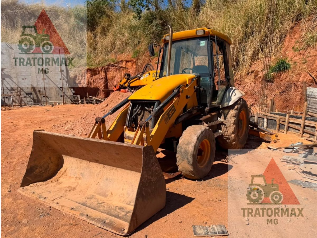 Retroescavadeira JCB 3C 4X2 2010