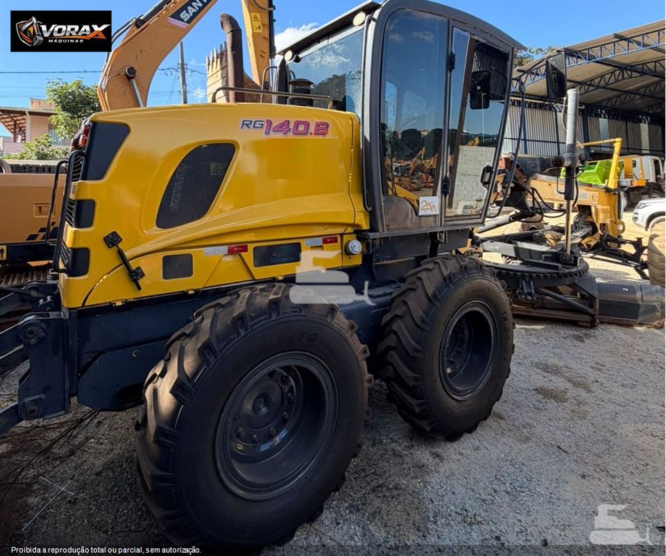 Motoniveladora New Holland RG 140B 2011