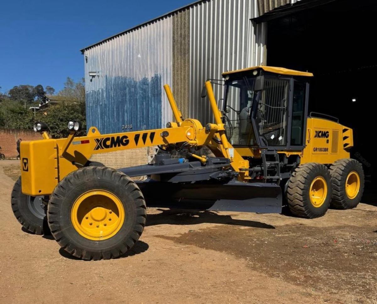 Motoniveladora XCMG GR1803BR 2024