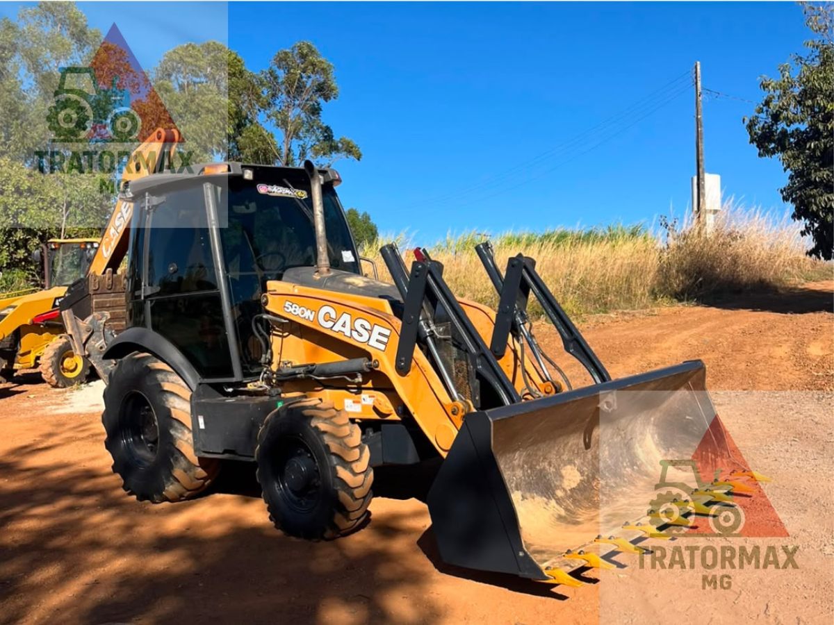 Retroescavadeira Case 580N 2020