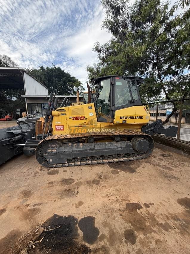 Trator de esteira New Holland D150 B 2012