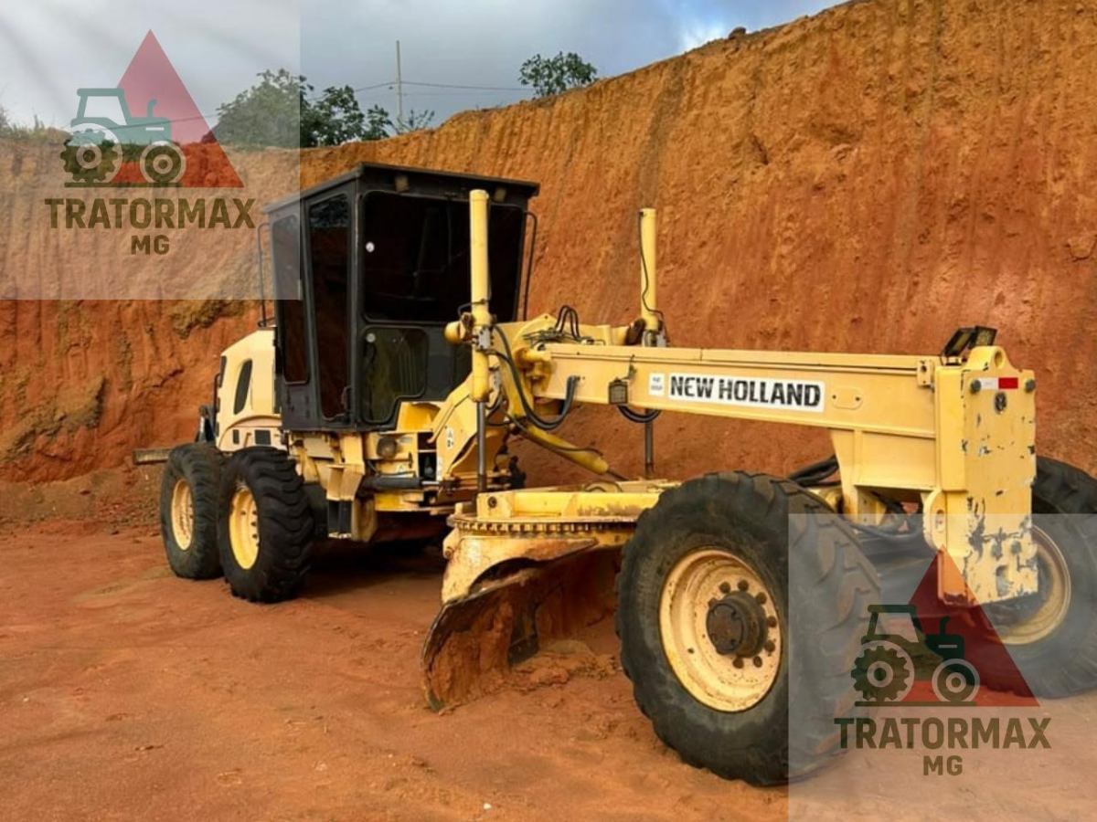 Motoniveladora New Holland RG 140B 2011