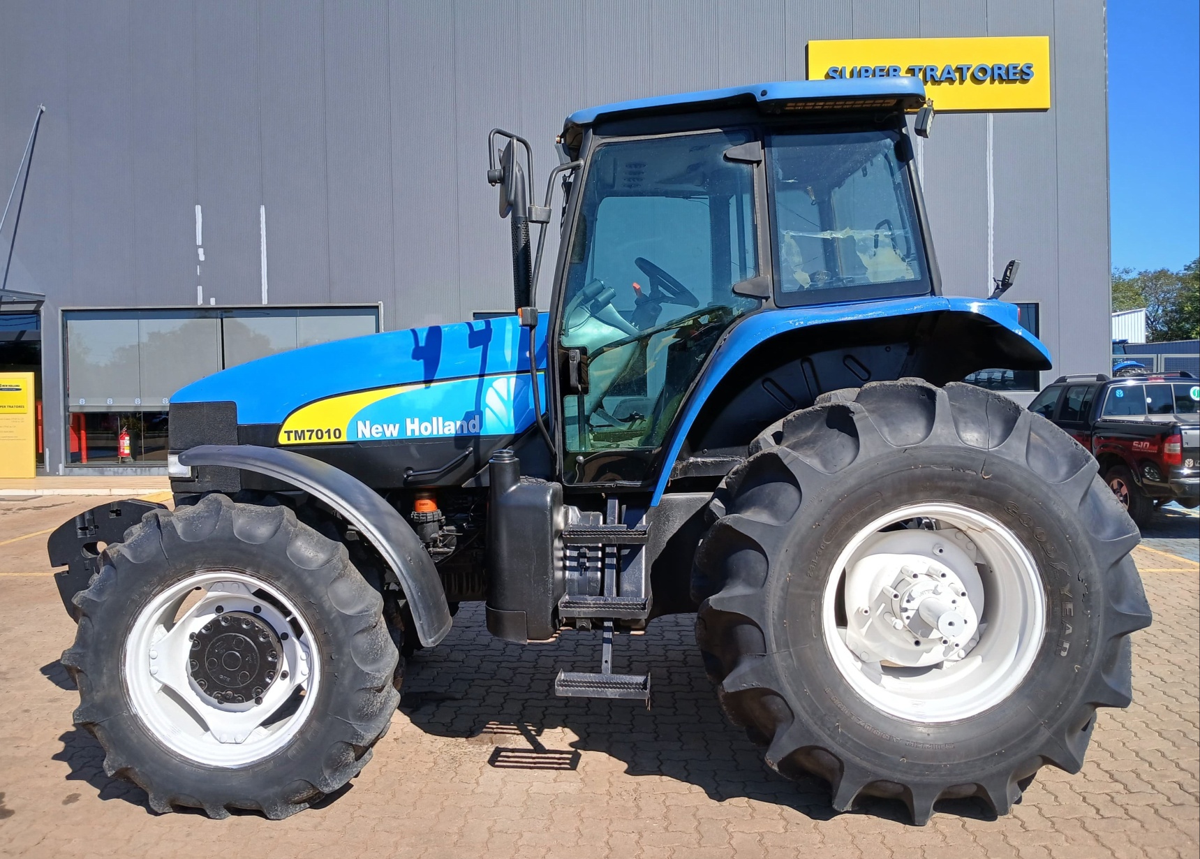 Trator agrícola New Holland TM7010 2009