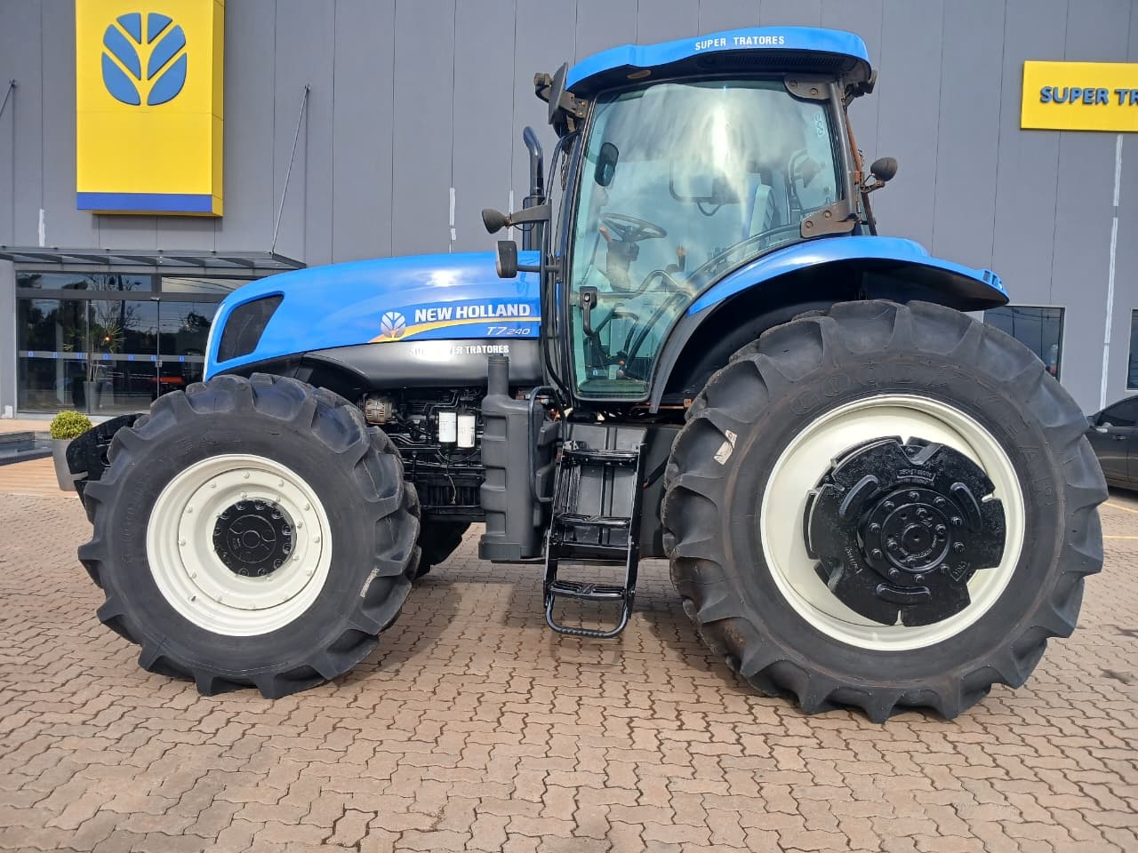 Trator agrícola New Holland T7.240 2014