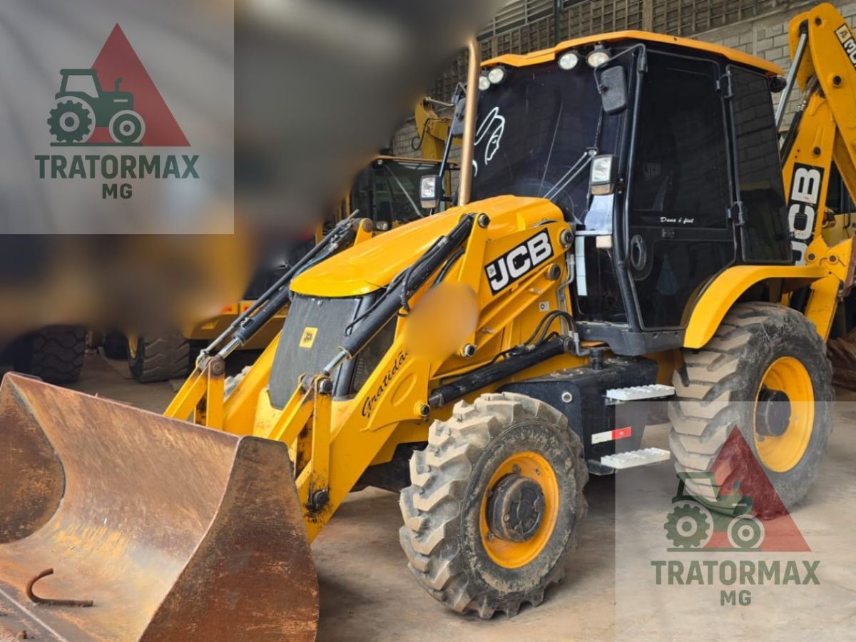 Retroescavadeira JCB 3CX 2023