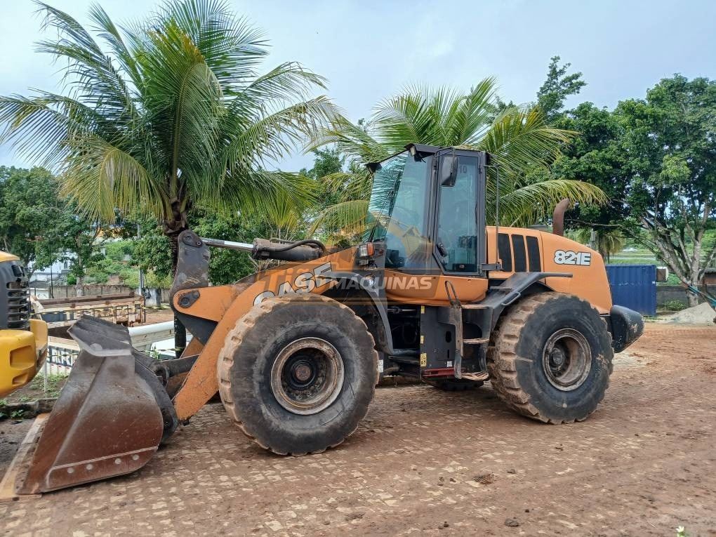 Pá Carregadeira Case 821e 2021