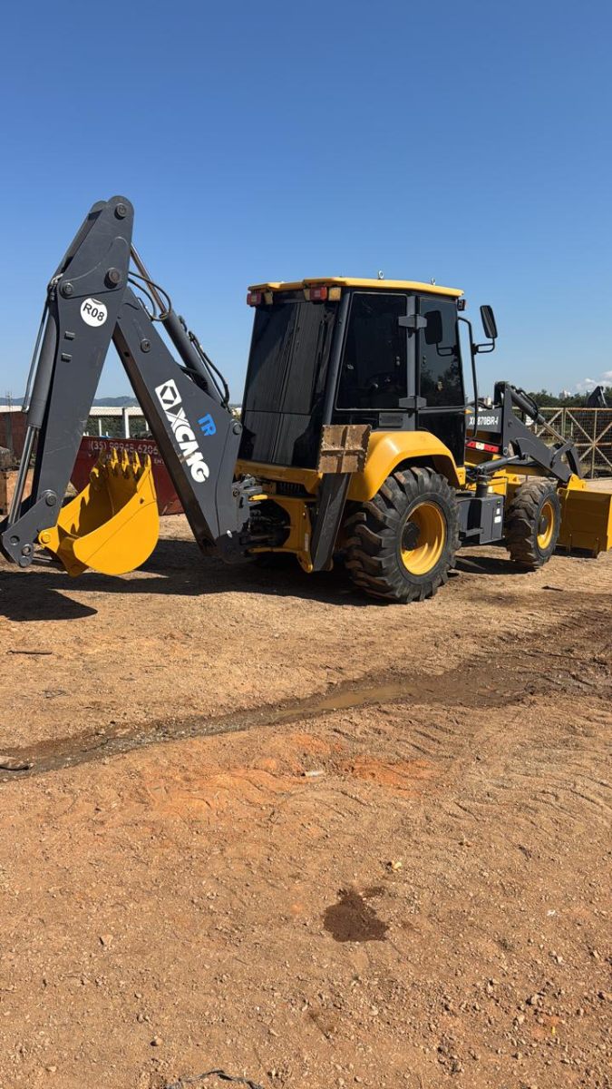 Retroescavadeira XCMG XC870BRI 2023