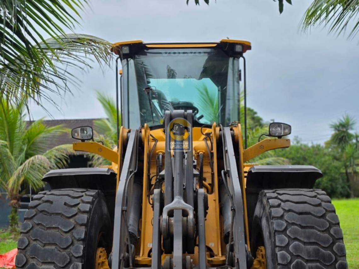 Pá Carregadeira Volvo L120F 2022
