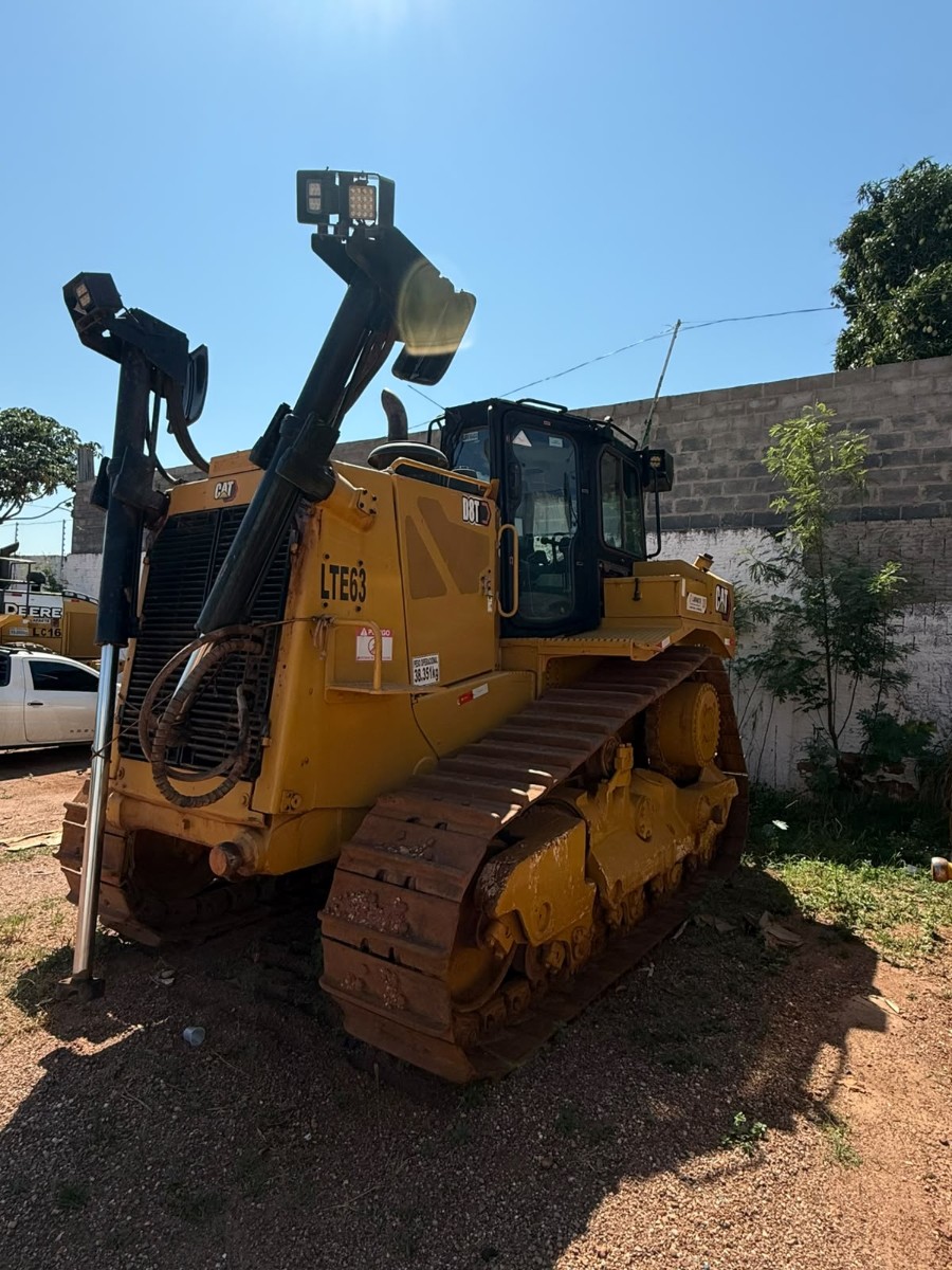 Trator de esteira Caterpillar D8T 2021