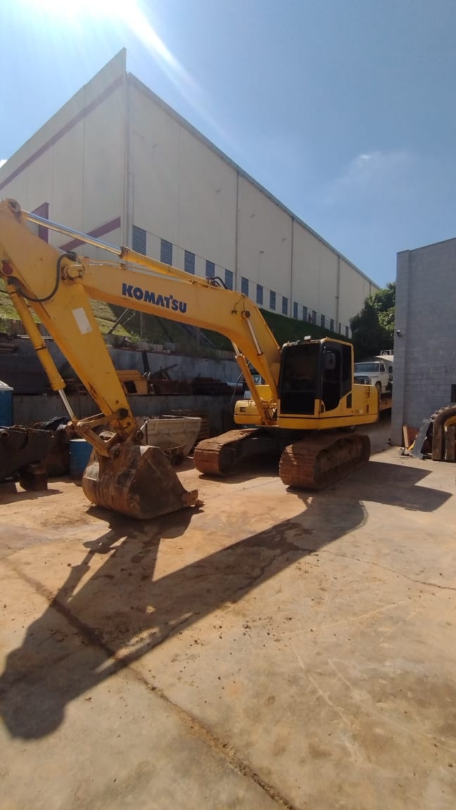 Escavadeiras Komatsu PC200 2014