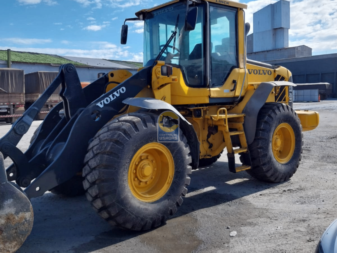 Pá Carregadeira Volvo L60F 2012