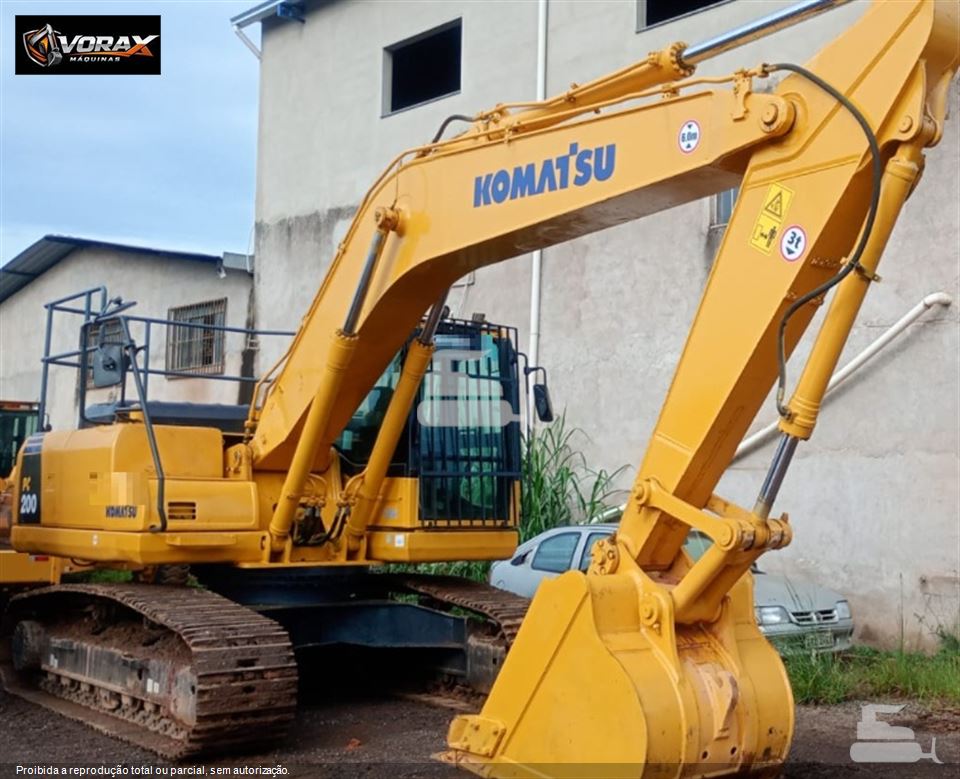 Escavadeira Komatsu PC200 2013