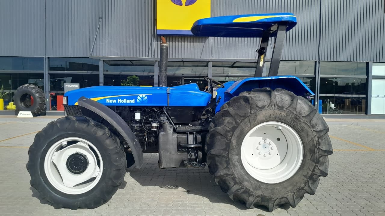Trator agrícola New Holland 7630 2016