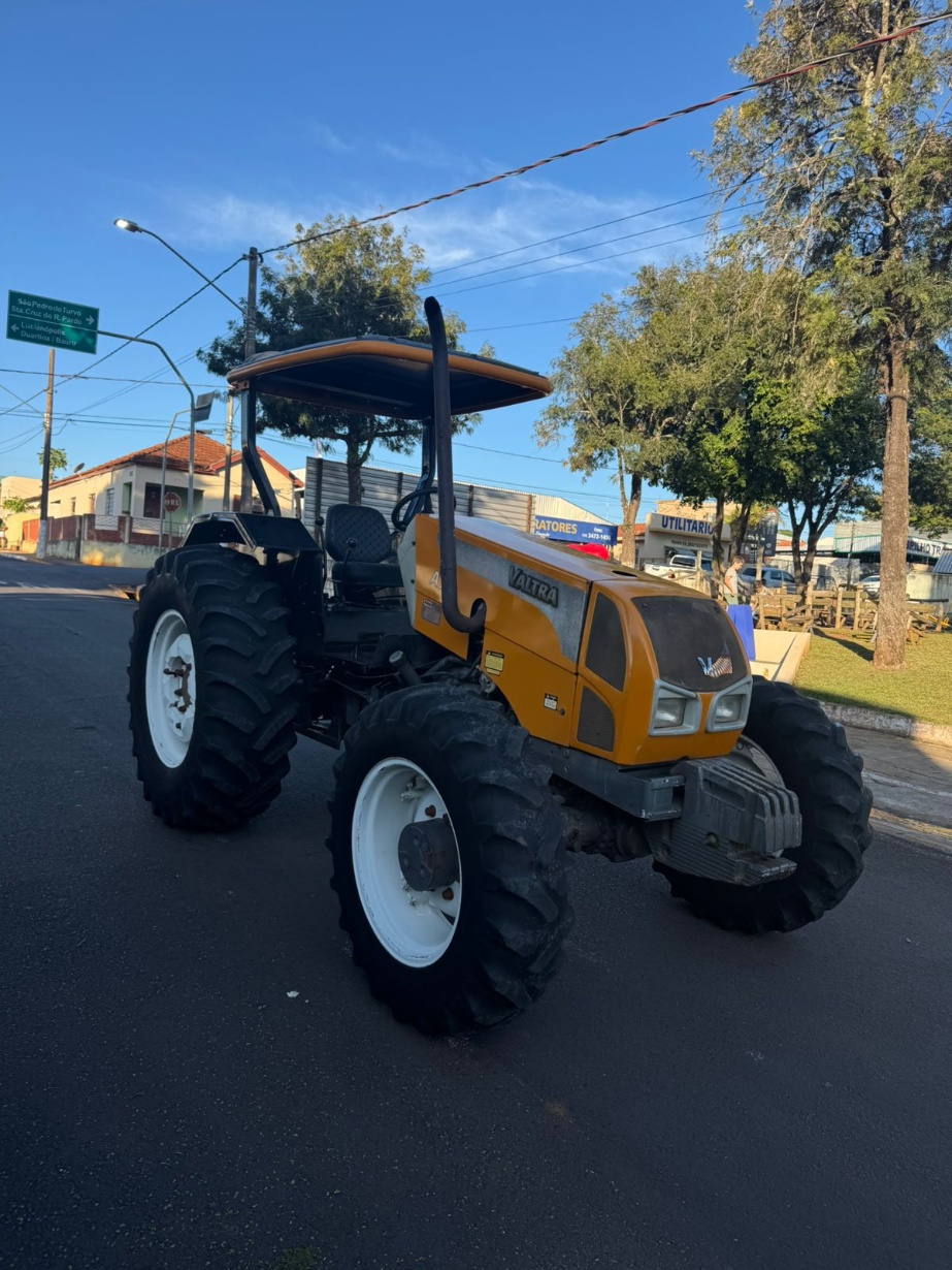 Tratores Agrícolas Valtra A750 2011