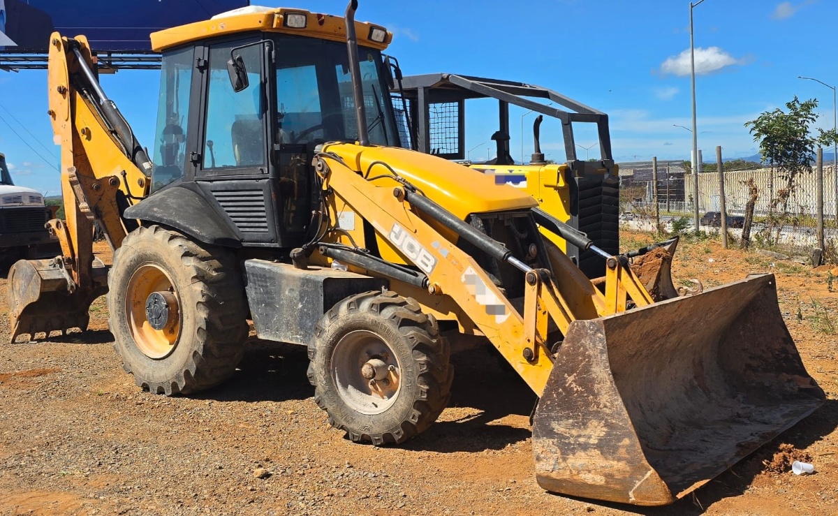 Retroescavadeira JCB 3C 2011