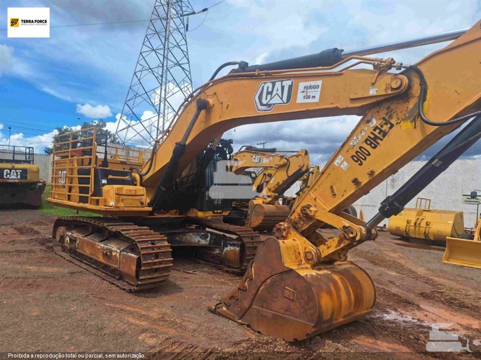 Escavadeira Caterpillar 336 2020