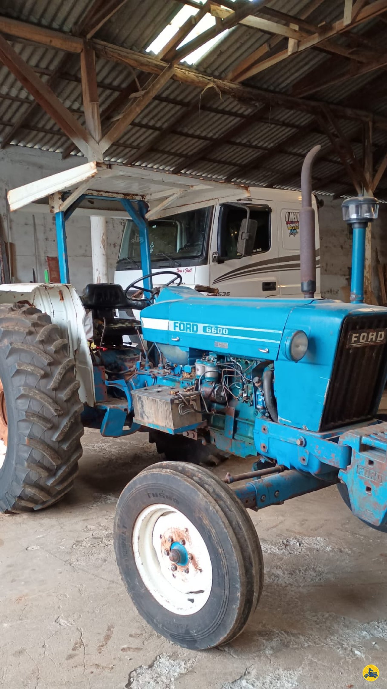 Trator agrícola Ford 6600 1985