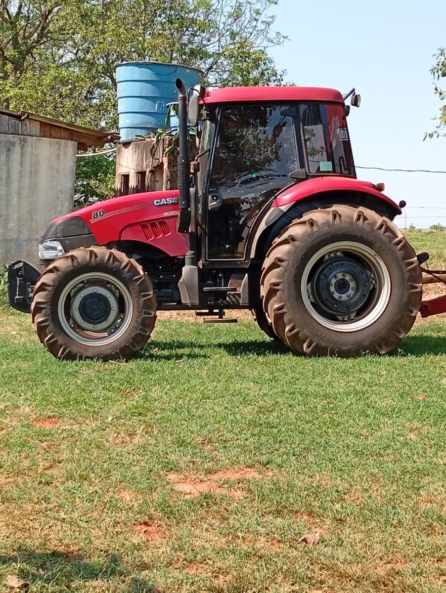 Trator agrícola Case Farmal 80 2019
