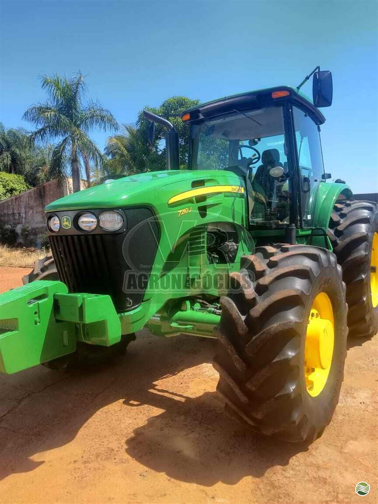 Trator agrícola John Deere 7210 J 2012