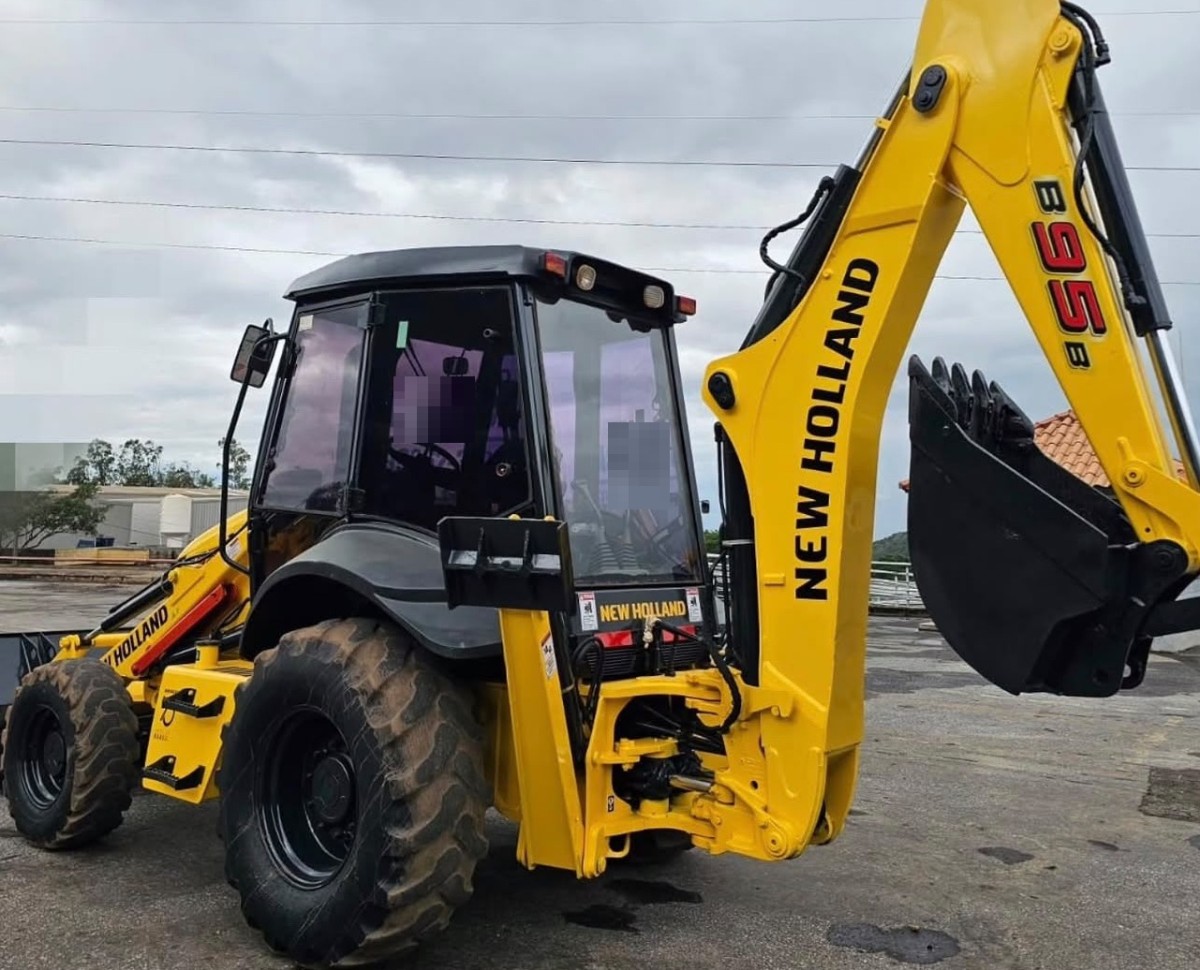 Retroescavadeira New Holland B95B 2021