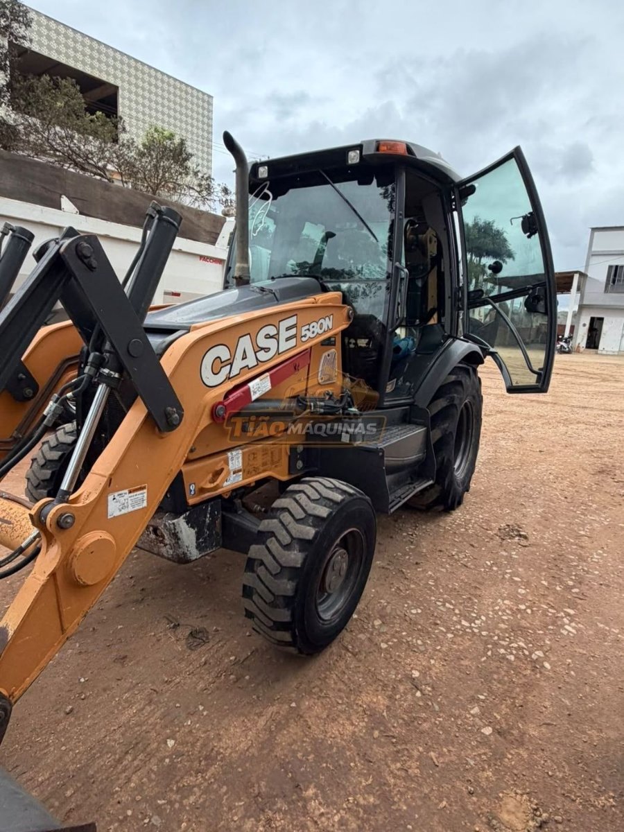 Retroescavadeira Case 580N 2021