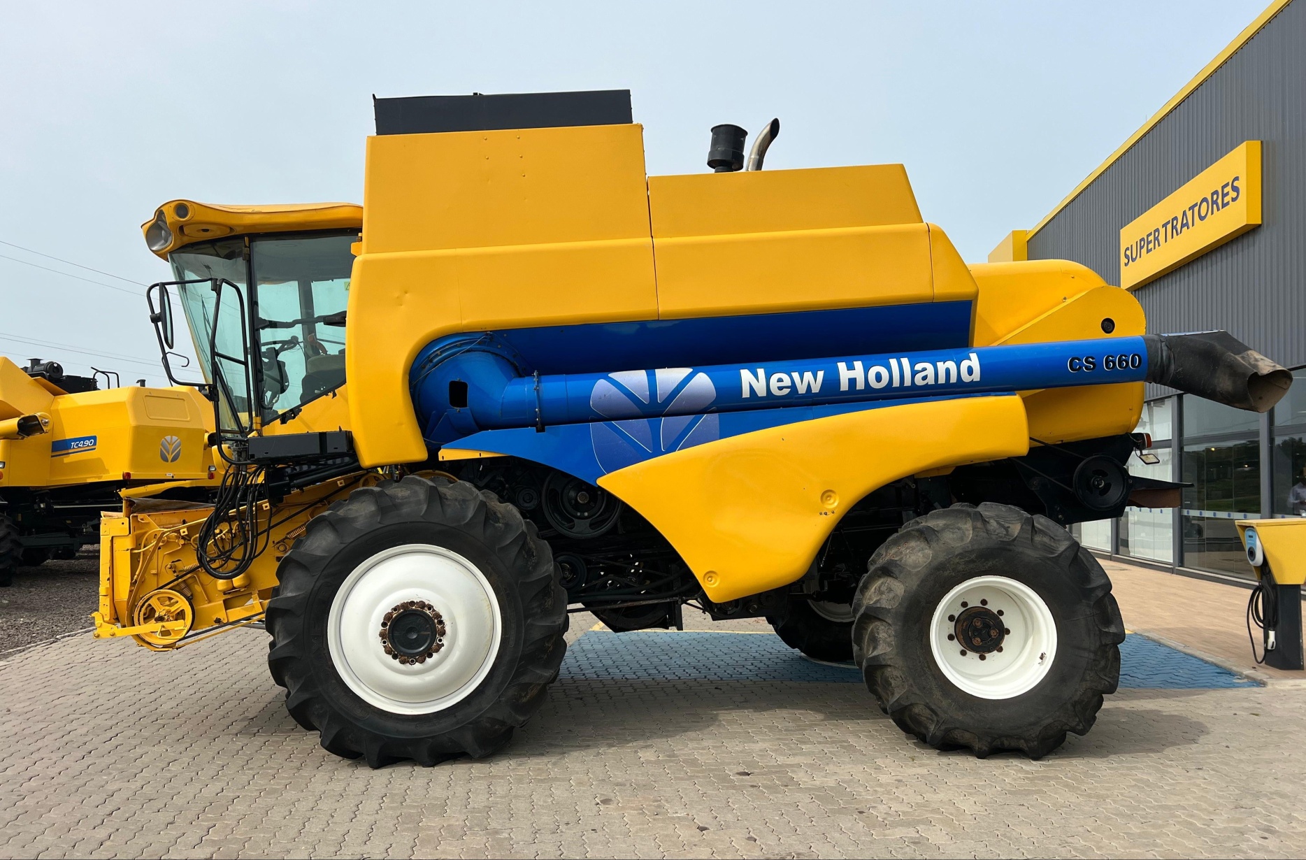 Colheitadeira New Holland CS660 2004