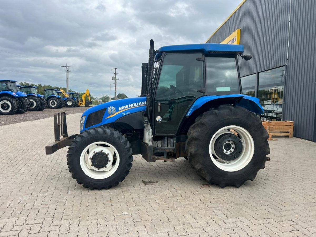 Trator agrícola New Holland TL 75E 2014