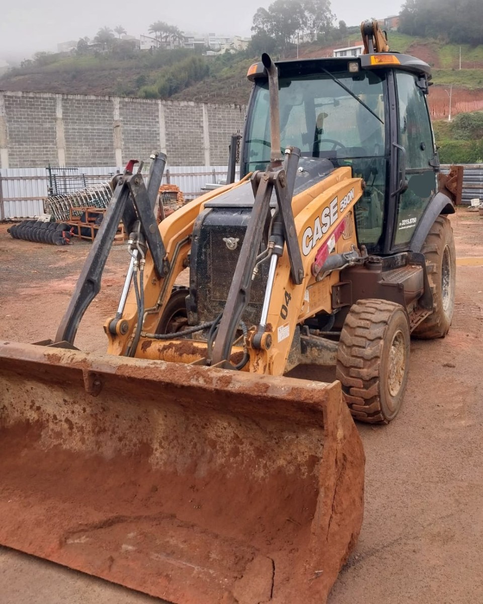 Retroescavadeira Case 580N 2020