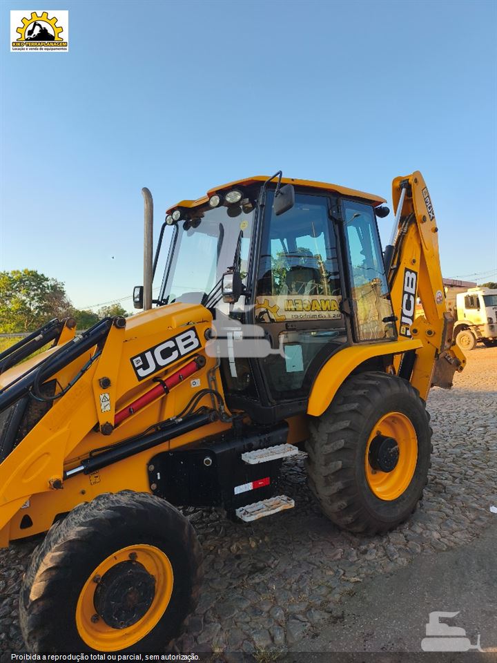 Retroescavadeira JCB 3CX 2023