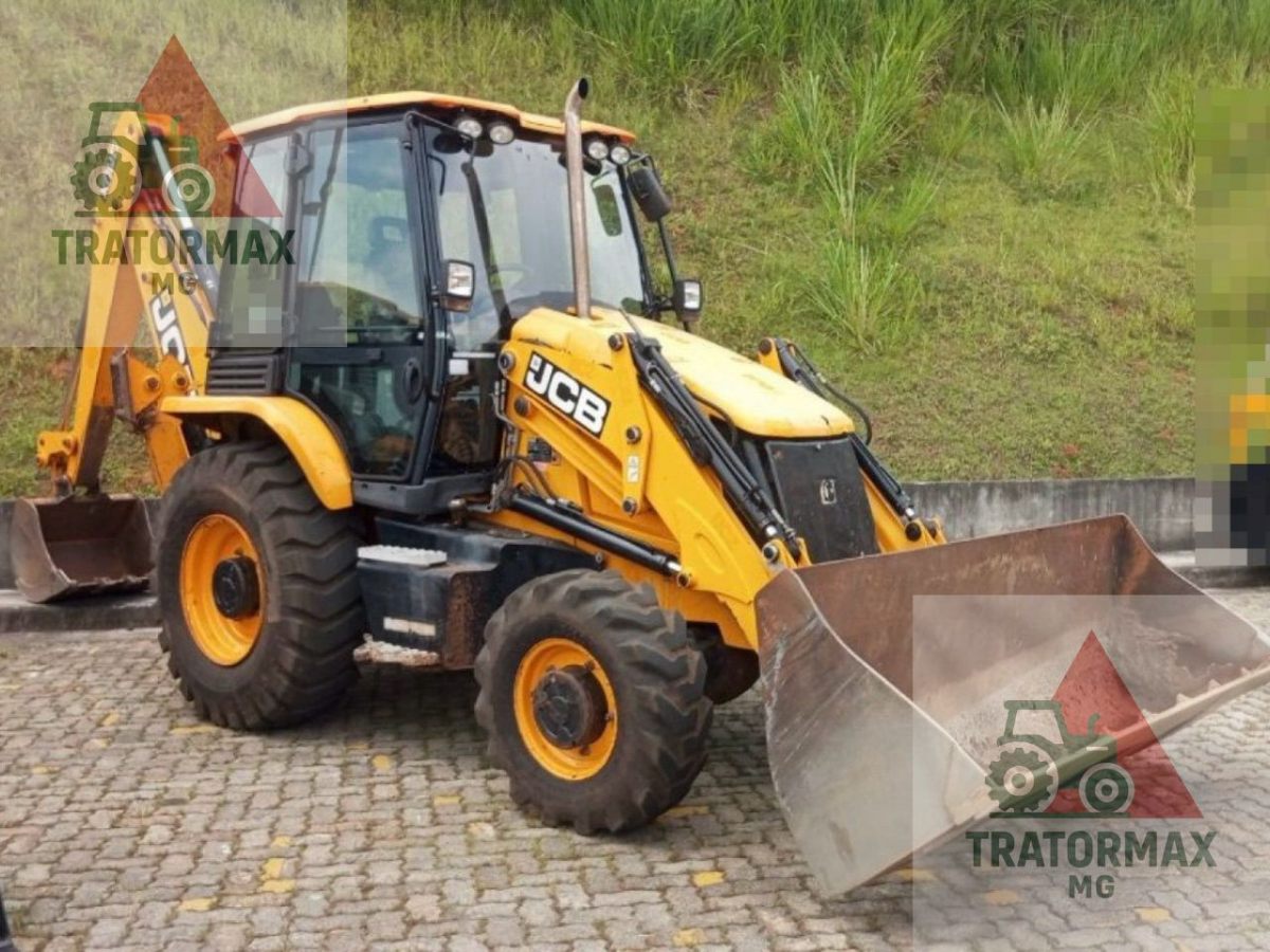 Retroescavadeira JCB 3CX 4X4 2023