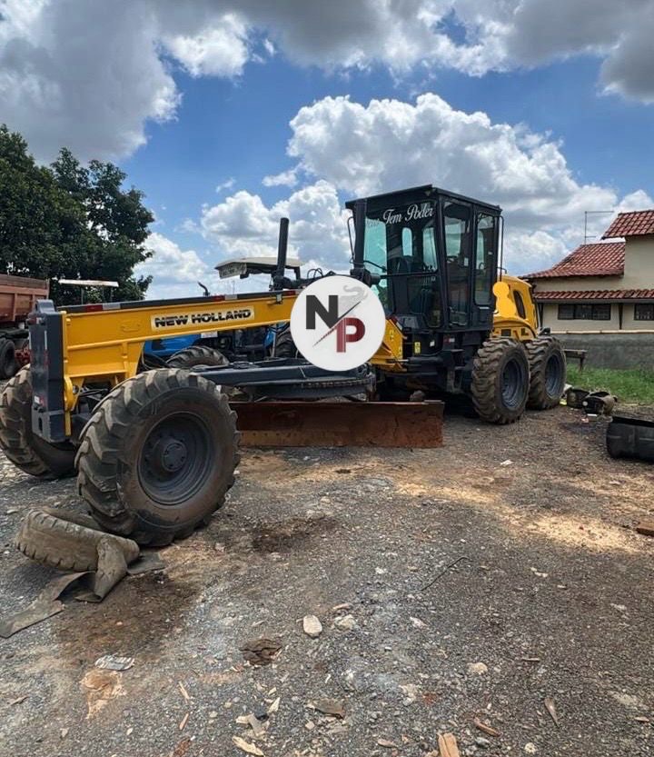 Motoniveladora New Holland RG 140B 2010