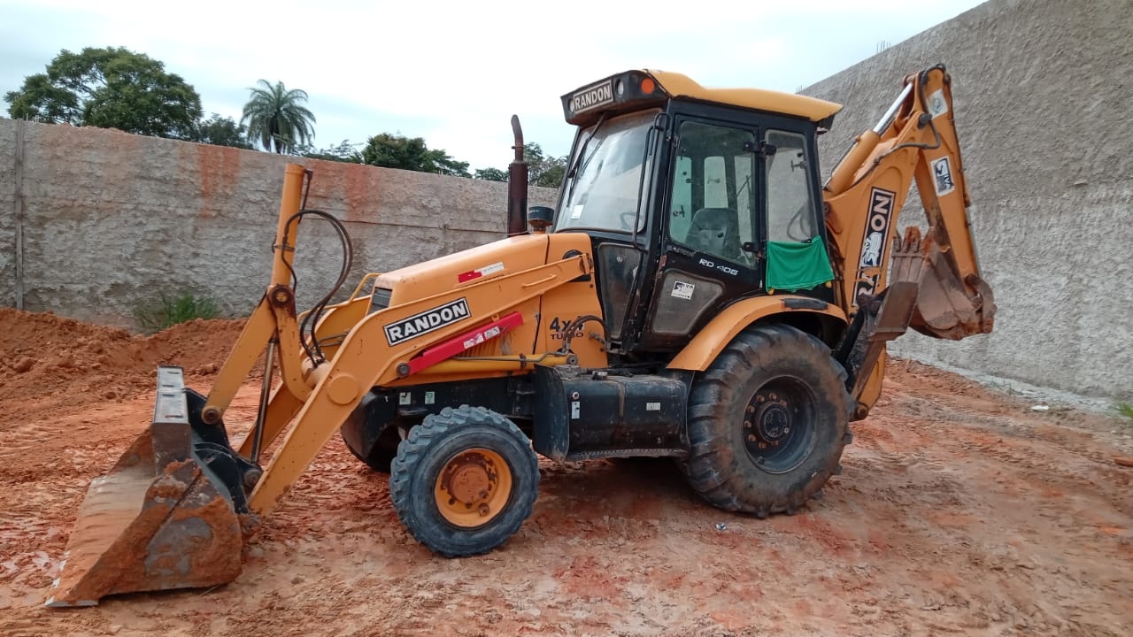 Retroescavadeiras Randon RD 406 2012