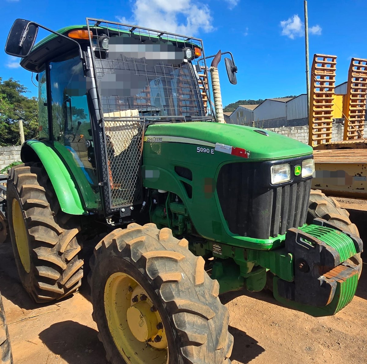 Trator agrícola John Deere 5090E 2015