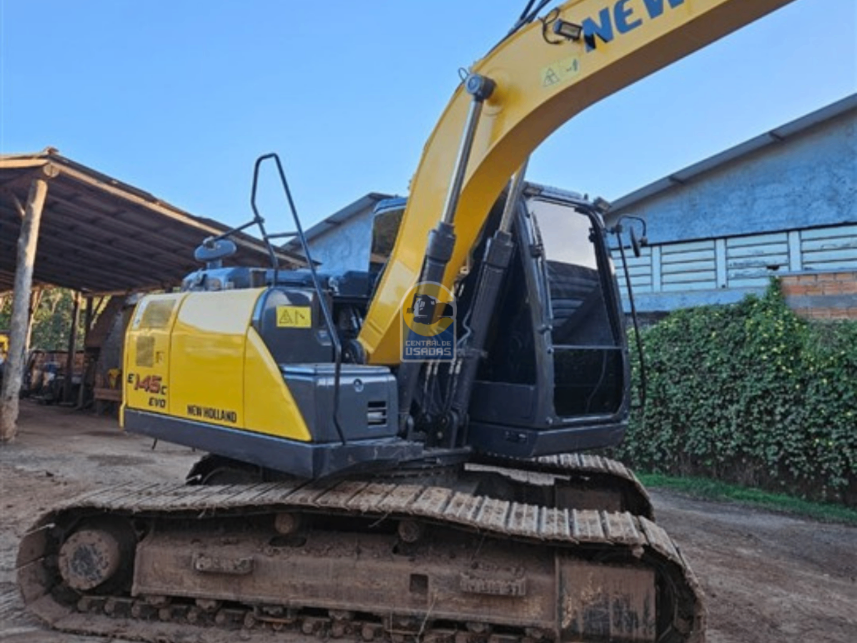 Escavadeira New Holland E145C 2022