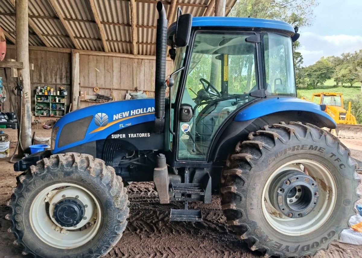 Trator agrícola New Holland TL 75E 2017