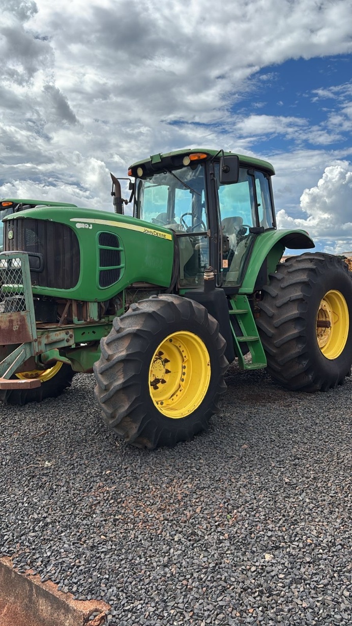 Tratores Agrícolas John Deere 6180J 2015