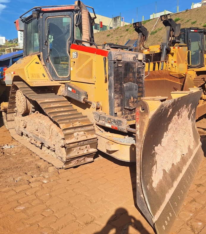 Trator de esteira Caterpillar D5 2021