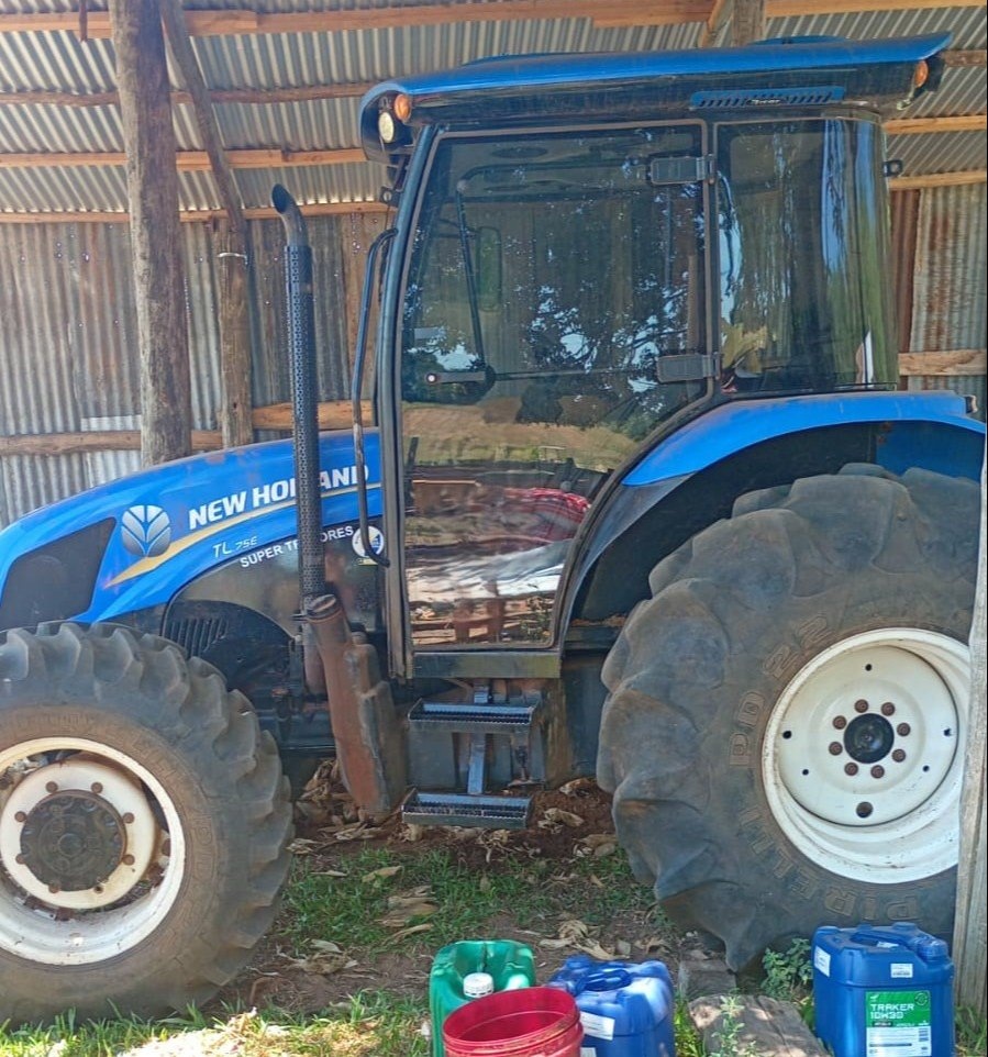 Trator agrícola New Holland TL 75E 2014