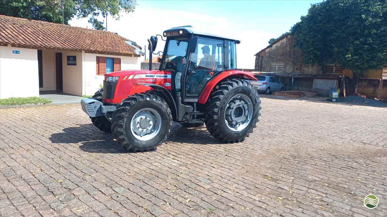 Trator agrícola Massey Ferguson 4290 2018
