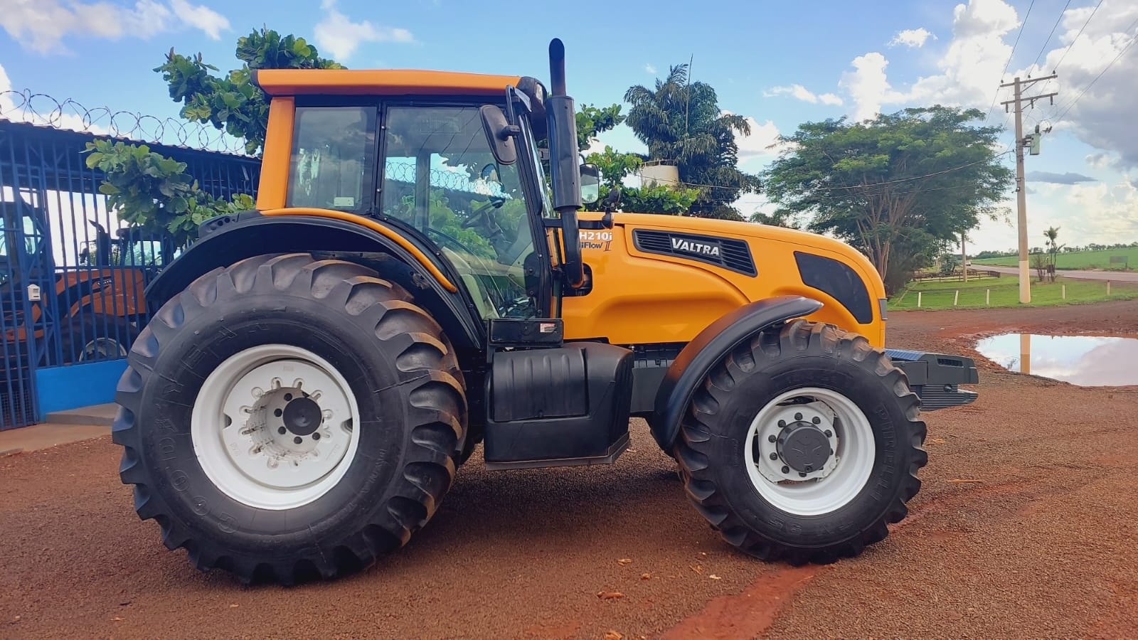 Tratores Agrícolas Valtra BH 210 2014