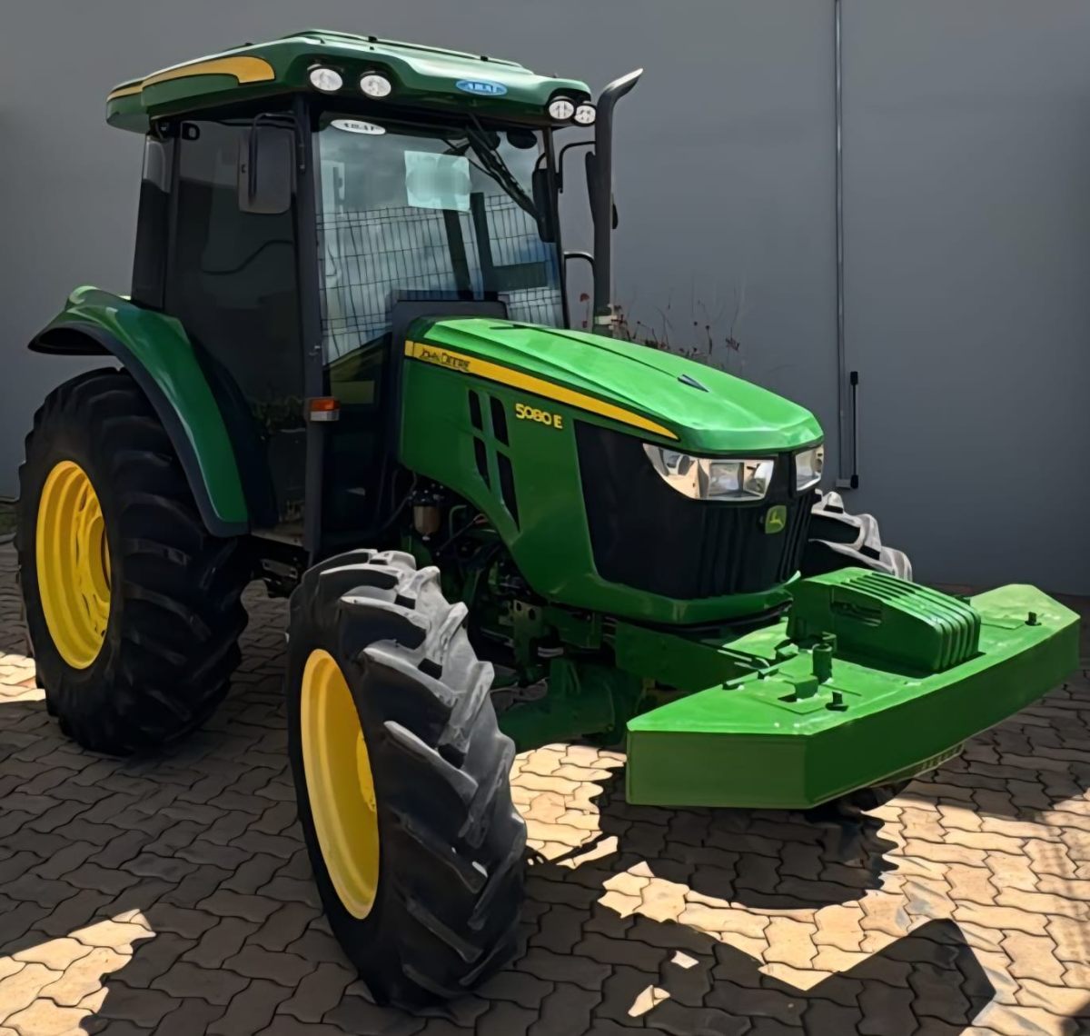 Trator agrícola John Deere 5080E 2022