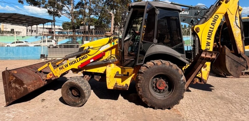 Retroescavadeira New Holland B110B 4X4 2020