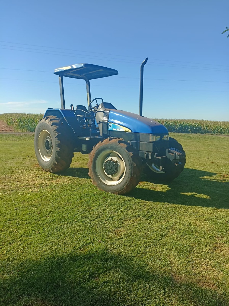 Trator agrícola New Holland TL 75E 2008