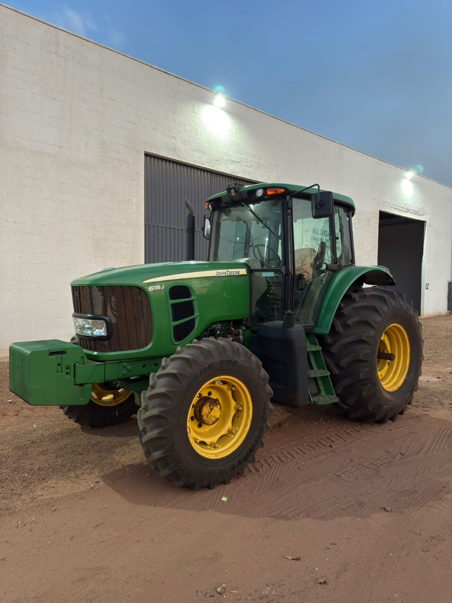 Tratores Agrícolas John Deere 6135J 2022