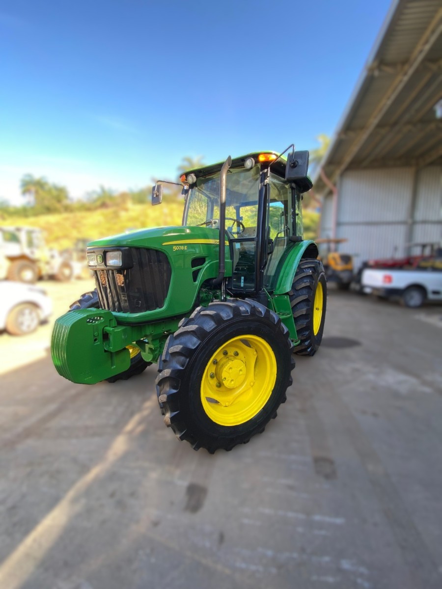 Trator agrícola John Deere 5078E 2016