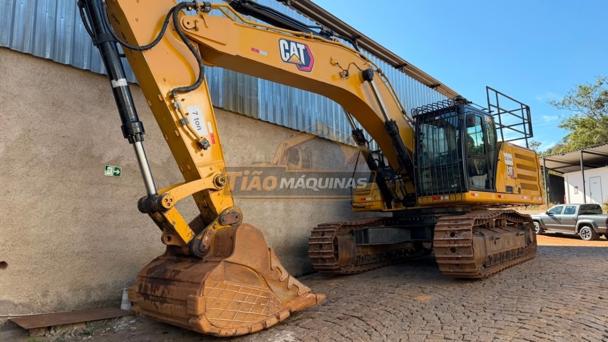 Escavadeira Caterpillar 336 2022
