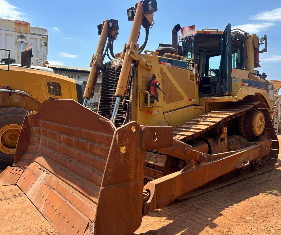 Trator de esteira Caterpillar D8T 2007