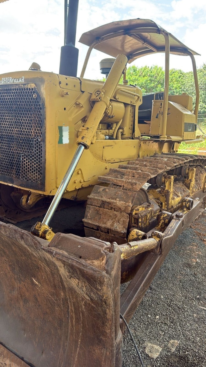 Trator de esteira Caterpillar D6D 1987